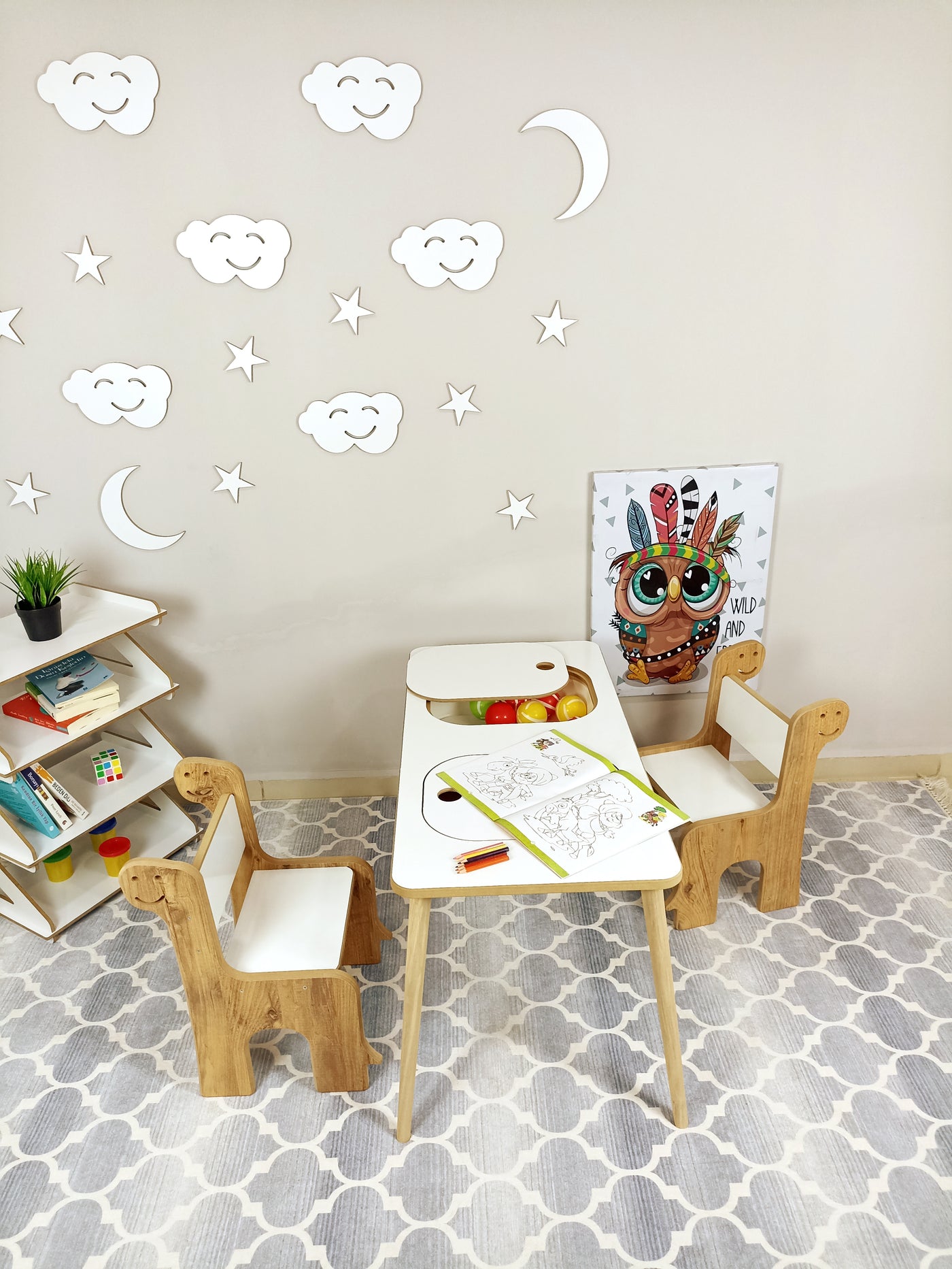 סט שולחן וכיסאות לילדים Dino LD1 צבע לבן משולב אורן- מבית HOMAX משלוח חינם