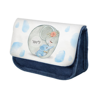 סט מוצרים עם שם הילד/ה בעיצוב פילים כחול - Baby Coupon